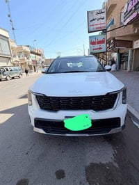 سورنتو 24  6 سلندر بانروما ماشيه 32 الف  السعر 315 07722226271