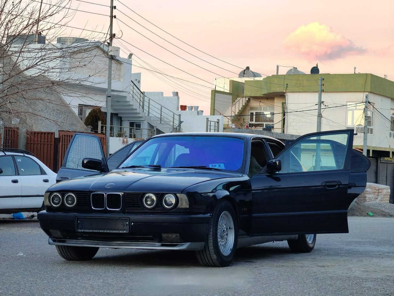 BMW 525Ai
مۆدیل 1993
مواسەفات
چوارجام کارەبا 
سوکان کارەبای
تەبرید لەمس 
تەبرید گەرمی مەزبووت
لایت ئەڵقە دەبڵ عەدەسە 
کارەبای هەموو گیانی بەشەرت و مەزبووتە 
گێڕ و مەکینە و ئەکسلی بەشەرت 
ساڵەن سایەکی دەنگ خۆشی لەسەرە 
سەیارەکە بەبێ دەعم و لێدراویە 
ئاڕم پلاستیک سلێمانی 
ئاڕم و ئەوەلیات و غەرامە بەشەرت
سعری 46 گەڵاو مەجال
Viber & Whats app
***********
