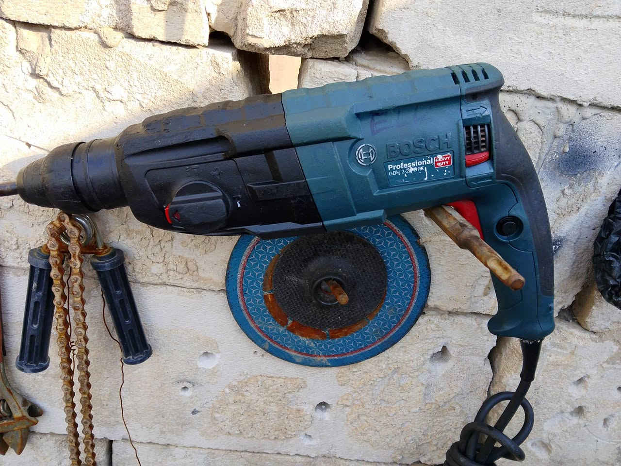 السلام عليكم مجموعة دريلات للبيع كلهن شغلات وقويات وشرط الفحص 
الاسعار والتفاصيل مذكوره داخل الصور 
يوجد توصيل لكفافه محافظات العراق وبغداد 5 آلاف 
*********** يوجد واتساب
