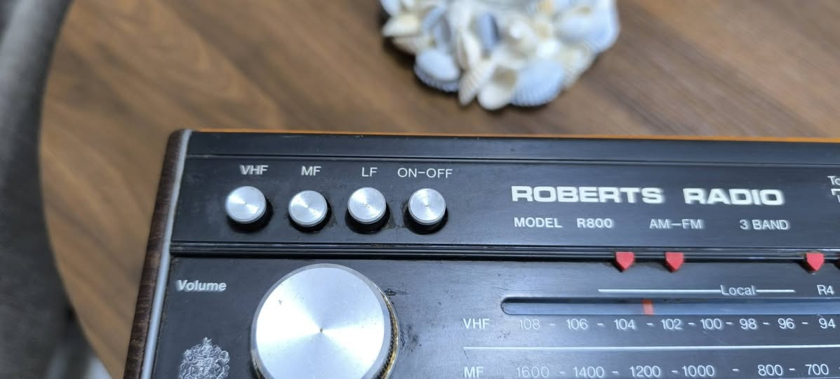 السلام عليكم
جهاز راديو 
ماركه ROBERTS 
صناعه انكليزي 
ثلاث موجات FM.AM.MW
كهرباء 220
باتري كلن حجم كبير 
شغال سحب جيد 
نظافه جيده 
السعر 50
التوصيل 5 بغداد 6 باقي المحافظات


**إذا كنت صاحب هذا الإعلان وتريد حذفه لأي سبب، رجاءا أرسل رسالة إلى الدعم الفني**