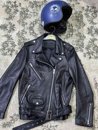 شباب رمضان كريم خوذه كلاسك +قمصله ماركه اصليه وجلد بدون جرادالسعر ٧٥ ش...