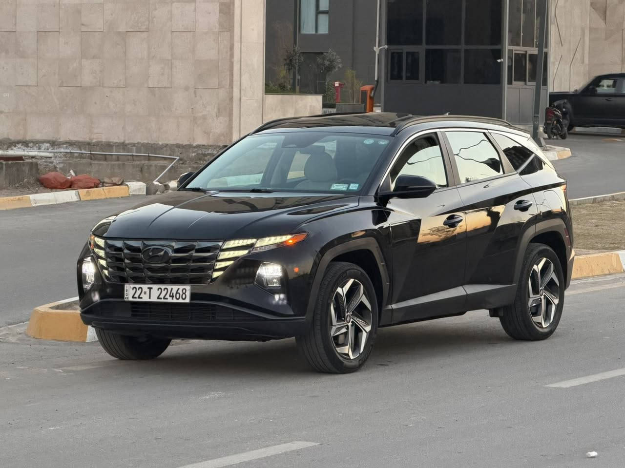 السلام عليكم
( للبيع فقط)  
توسان موديل 2024 وارد امريكي فول SEl
دخول وترقيم جديد ( رقم اربيل ) 
( حادثها صبغ شي بسيط حافة البنيد حافة الجاملغ ) فقط بدون تبديل اي قطعة
الموصفات فول واذكر جزء منها 
🔹فتحة سقف سلايت  
🔹كشنات جلد بالكامل + تدفئه
🔹كشن السائق كهرباء + هاند بريك بصمه
🔹بصمة تشغيل + بصمة ابواب + جنطه كهرباء 
🔹شاشه ايباد كبيره الحجم + تبريد شاشه
🔹محرك 2500 + انظمة متعدده للقياده
🔹تدفئة مقود + فول رادار 360 درجه
🔹اشاير بالمري + نقاط عمياء 
🔹ماشيه 33   
مكاني بغداد حي الجهاد الاطباء 
واتساب او الاتصال
***********   🔹
سعرها 198  ورقة
