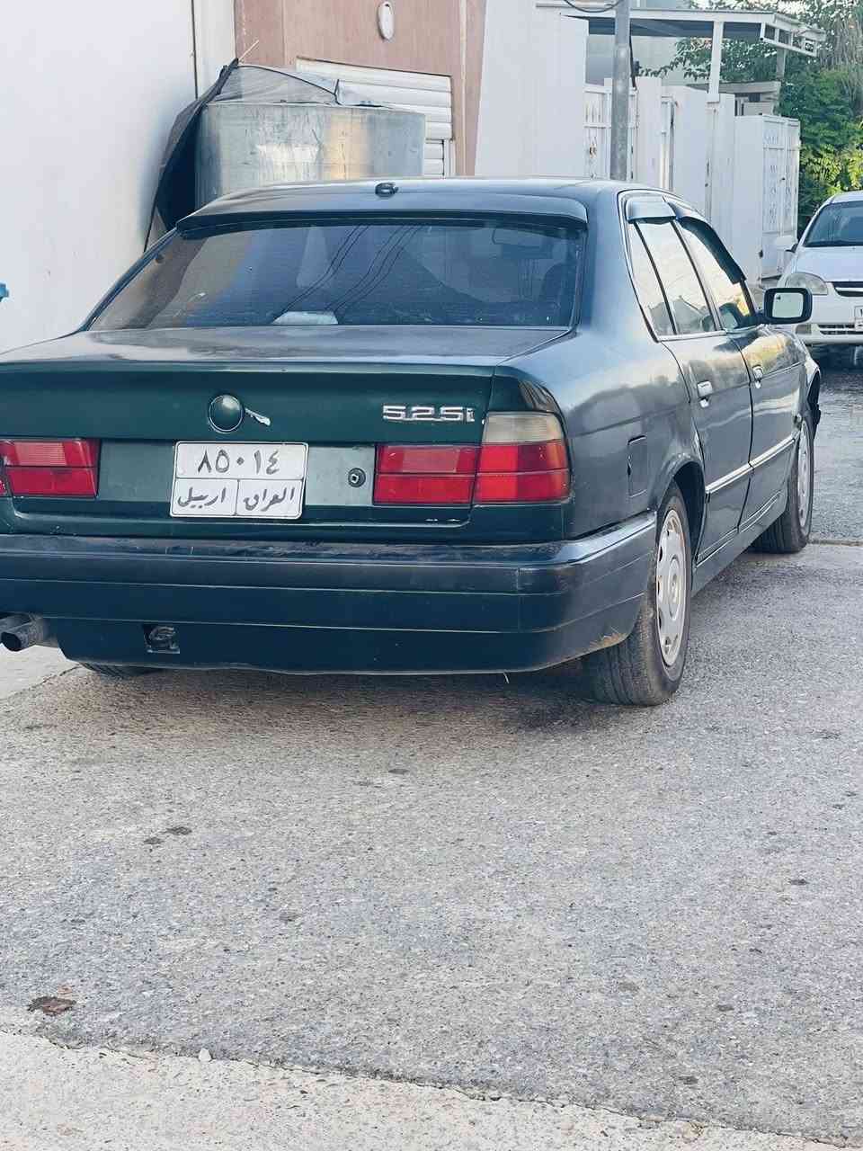 سڵاو برایان ئەم بی ئێ مە مان هەیە بۆ فرۆشتن ڕەقەم و سەنەوی بەناوی هیچ کەس ناکرێ چونکە ساحێبەکەی مردوە، گێرو مەکینەو ئەکسلی بەشەرت ، دوجام کارەبای ، چوار تایەیی ویلی لۆکی بۆ بەسراوە سەیارەکە تا بلێی جوان و پاکە بۆ نرخ $25 گەڵاو کەمێ مەجال     ژ *********** شوێن چەمچەماڵ
