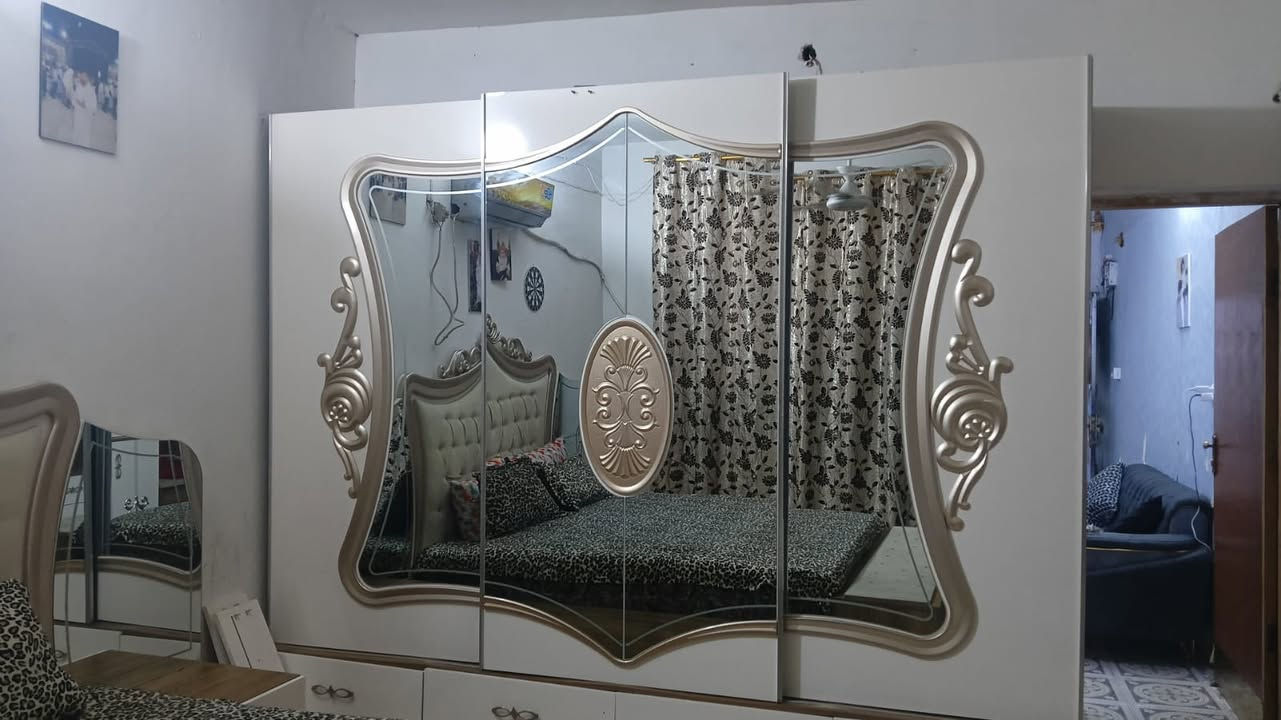 السلام عليكم تخم ويه الميز و طبلات سعره 350
الغرفه سعرها 400 ومجراتها موجوده


**إذا كنت صاحب هذا الإعلان وتريد حذفه لأي سبب، رجاءا أرسل رسالة إلى الدعم الفني**