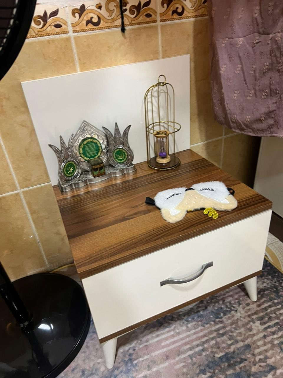 غرفه اخو الحديد مامفتوحه الياخذها اول فتحه الها شخط مابيها بس يده بالف دينار سعرها 250 اربيب هفلان ***********
