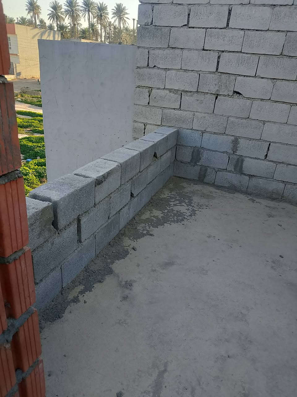 بيت هيكل طابو زراعي سند ٢٥ المساحة ١٤٥ م القاط الثاني ما مسكف
القاط الاول متكون من غرفة نوم وصالة وحمام واستقبال ومطبخ اما القاط الثاني غرفتين وصالة 
العنوان زراعي سريحة قريب على سوق الدجاج الاتصال على الرقم ***********
