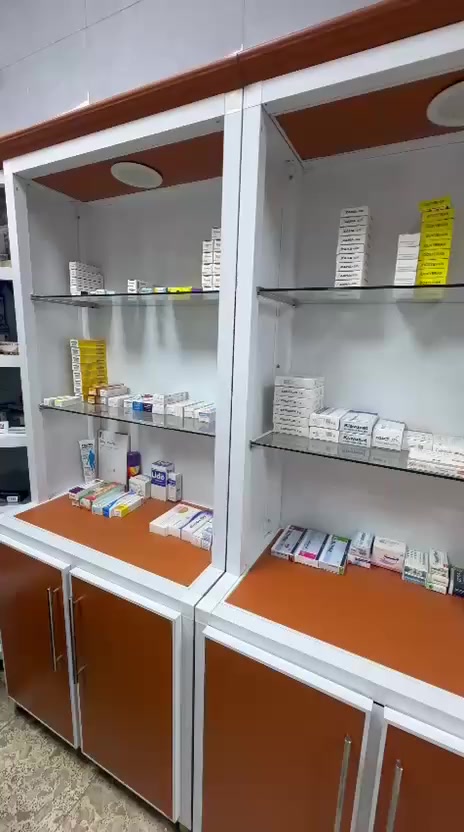 فاترينات للبيع كما موضح بلصورة نضافة ٩٠٪؜
حي القاهرة مدخل الظباط 
***********
