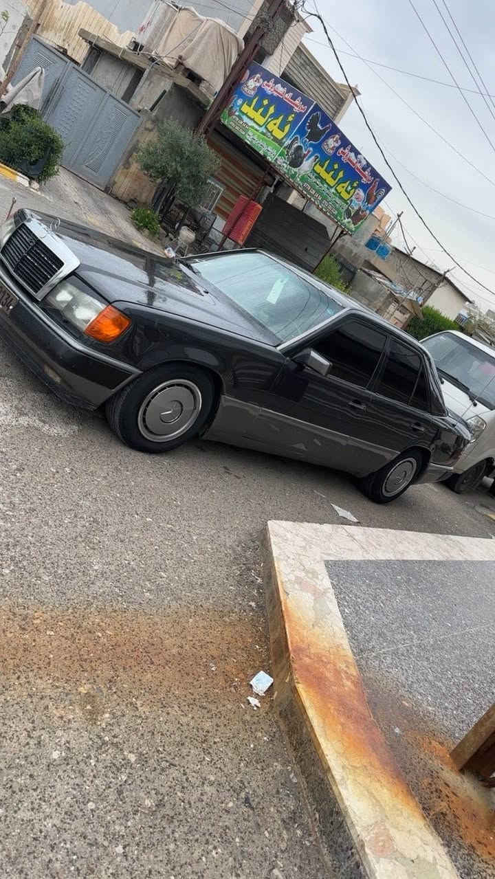 عربی ،کوردی ✍🏻 مرسيدس c300 
موديل 1986 لون اسود رقم سليمانية الماني بسمي سيارة محرك 3000 بطة مجول كير اوتوماتيك تبريد شغال شاشة سلايت دبل فيت بمب طخم اطارات جديد فول كماليات
سيارة بدون ضربة على وضعية شركة سنوية جديد كوبون بانزين موجود سعر  76 بها مجال و 4ًورقة علها غرامة مکان سیارە کرکوک
اخوان اني مكلف بنشر خابر صاحب سيارة 

***********
***********

مۆدێل 1986 مرسيدس c300  دوو ڕەنگ ڕەش و ڕەساسی رەقەم سلێمانی مەکینەی 3000 بەتەیە ئۆتۆماتیک تەبرید و گەرمی بەشەرت سلایت دەبڵ فیتپەمپ ٤ تایەی تازەی لەژێرە جوانکاری بۆ کراوە بێ لێدراو تەنیا پەمپە بۆ جوانی سەنەوی و ژینگە تازەیە بە ناو خۆمانەوەیە کۆبۆنی بانزینی لەگەڵە سعر  75سەیارەکە  لە کەرکووکە 4 گەڵا غەڕامەی لەسەرە
تەلەفۆن بۆ خاوەنی بکەن جوابی نامە و کۆمێنت نادەمەوە

***********
*********** كركوك, العراق

