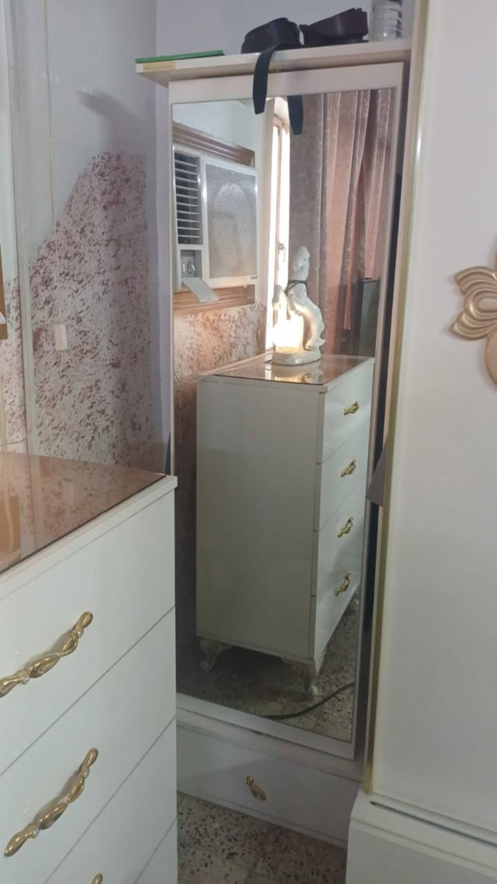 غرفه تركيه جدا نضيفه فقط سجه مال جراره َحده مال كوديات السعر ٤٥٠ بيهه مجال بسيط


**إذا كنت صاحب هذا الإعلان وتريد حذفه لأي سبب، رجاءا أرسل رسالة إلى الدعم الفني**