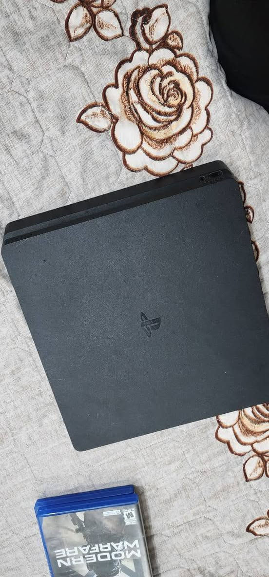 السلام عليكم بلي ٤ ويا كل اوف ديوتي / جي تي اي ٥ السعر ٢٠٠او بي مجال رقم *********** مكان ديالى بعقوبة
