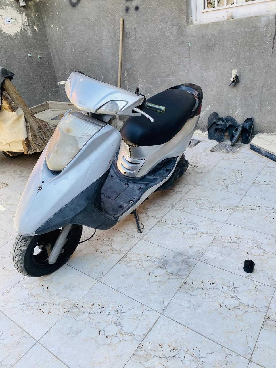 سلام عليكم دراجه للبيع بريس شغاله نكره 
مبدل بيه بوش وبستم نضيفه ٣٠٠ وبيه مجال 😍 مكاني ناصريه قضاء رفاعي شراي اتصل بيك خير وتدلل *********** 
***********
