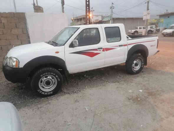 نیسان پیکاب دەبڵ ئەکسل
مۆدێل 2007 
ناو سوور
ساق
بۆیاخ کراوەتەوە لەسەر ساقی
گێڕوو مەکینە بەشەرت
85 وەرەقەو ماعمەلە
0750 117 9849 حلبجة
