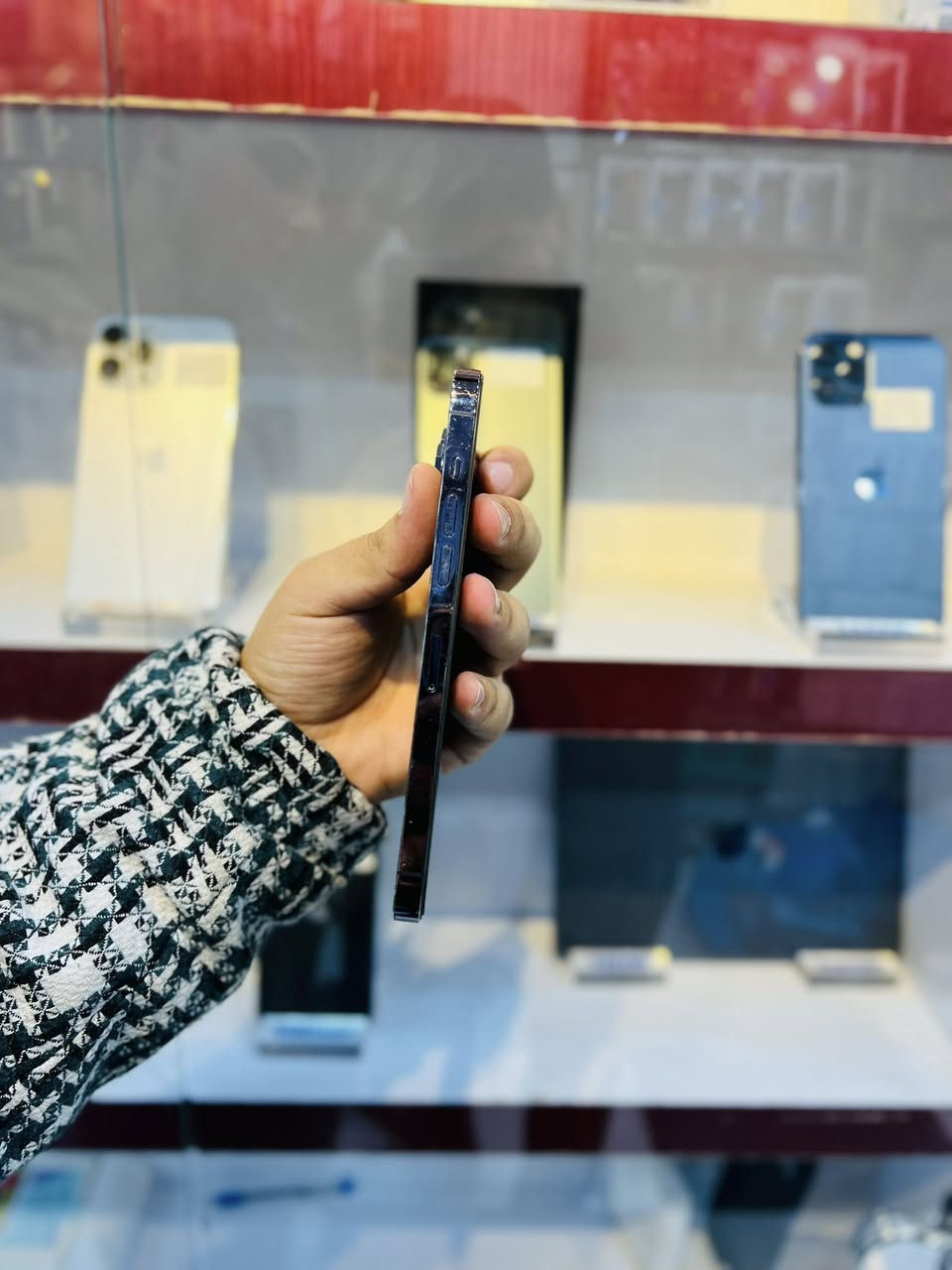 ايفون 14برو ماكس                                                                         نظافة ١٠٠٪؜فقط مبدل شاشة اصلية بي شخط بالظهر  خفيف 
بطارية نسبتها 86%
السعر 750وبي مجال قليل


**إذا كنت صاحب هذا الإعلان وتريد حذفه لأي سبب، رجاءا أرسل رسالة إلى الدعم الفني**