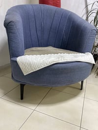 كرسي • نظيف • عملي