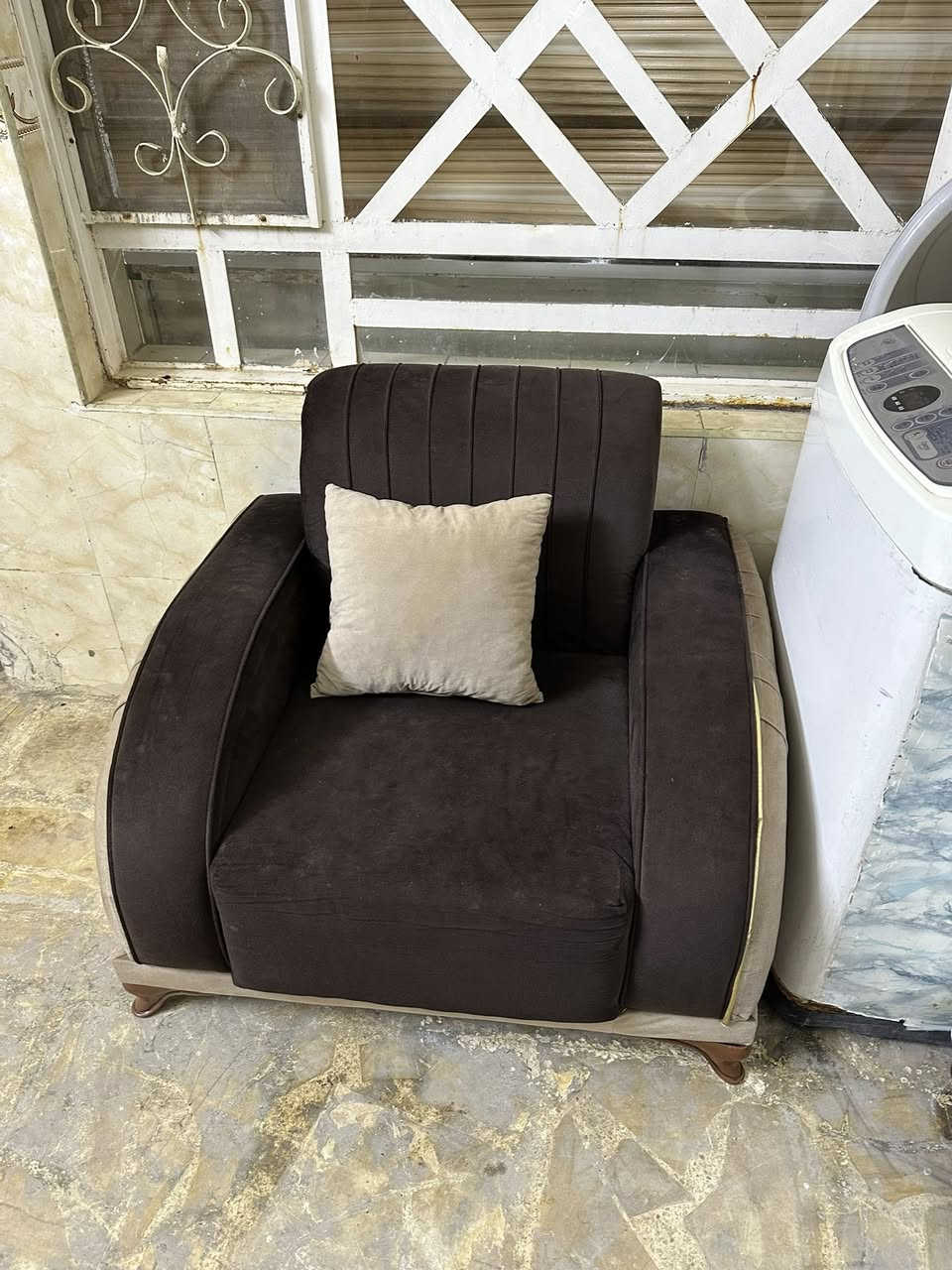 السلام عليكم تخم تفصال 3قطع جديد لبيع +كاونتر جديد حيل نضيفات سعر التخم 150 والكاونتر 450 مكاني نجف كوفه ‭0777 671 3925‬ رقمي ❤️
