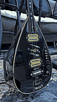 بو فروشتن
ماركه ى - Armoni❤️
وه جبه ي يه كه م 
مايكي -necerman
ئيكولايزر 
جانتاي درع 
سازيكي بئ شوخت و ته قين و درز
كومينت ❌
***********
