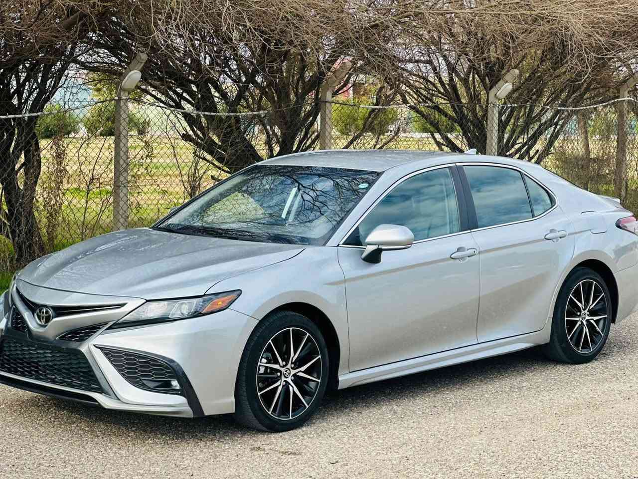 سلام عليكم اخوان 
كامري موديل 2023 بدون كص بدون حادث 
كير محرك شرط 
ماشيه 40 الف 
شرط الحاسبه انتربرل سرقه 
السعر115
***********
