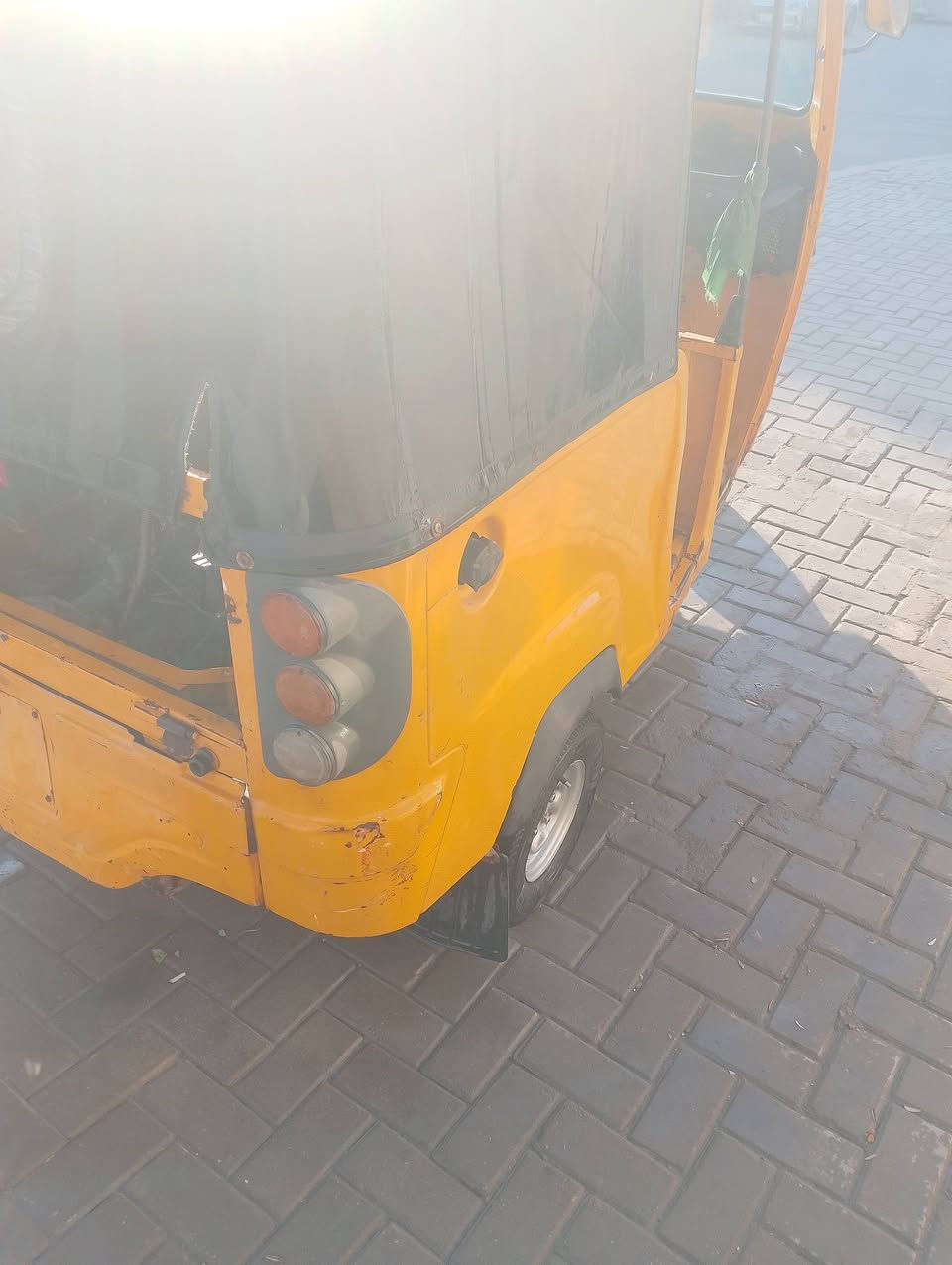 السلام عليكم تكتك بياجو موديل 18اوراق كبل الترقيم تكتك حلوه مال شغل سعر مليونين او200اوبيه مجال عنوان بغداد حي اور ***********
