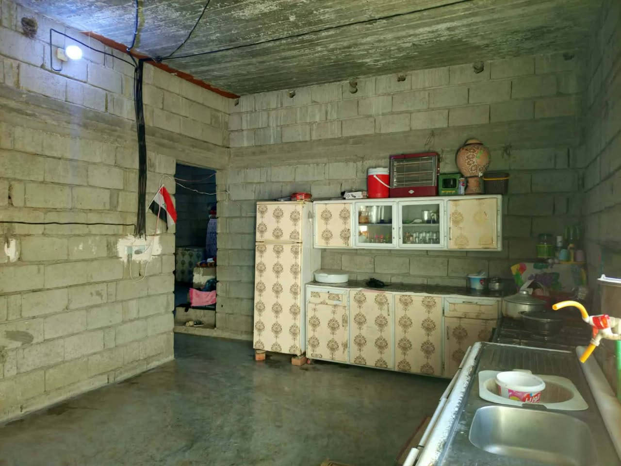 السلام عليكم بيت للبيع في حزيران قرب جامع حاجه صالحه بفرع سعدون الشاهري مقابيل مركز العدالة  المساحة 200 متر  السعر 55وبي مجاال للشراي والي يحب يتصل بل خدمة ***********
