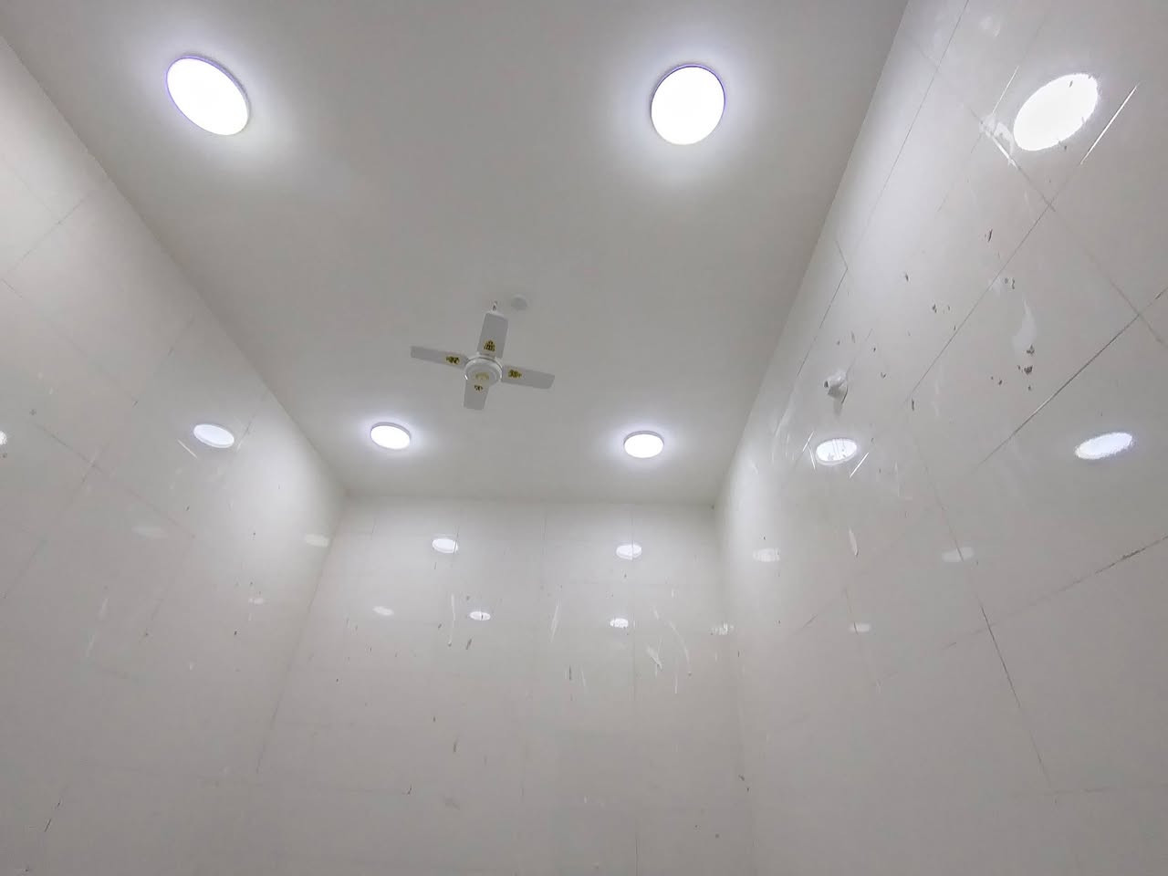 سلام عليكم احنه خلف ثنين متفرغين للعمل بليوميه وقطعي ونقط كلشي نشتغل سيمنز بوري كيبل تري بنايات وبيوت مطلوب عمل مفتوح في بغداد حصرآ
***********
