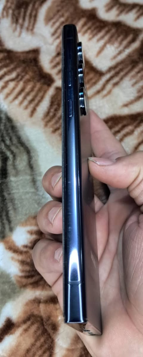 اس23 الترا    S23Ultra
سلام عليكم ..اس 23 الترا شرق اوسط دبل خط✅
 ذاكرة  256 /12 داخلية 12 ✅
كارتون ملحقاتة كاملة ✅
 نضافة 99% موضح بالصورة (الجهاز جان مضموم)✅
محتفظ بي وما متعوب ابدا لعبة منازلة  بي ✅
مكفول كفالة عامة وتربروف ✅
مواصفاتة معروفة ميحتاج اشرح كامرة وبطارية وكذا ..
السعر (750) بي مجال بسيط حك الجية فقط✅

هاتف *********** اتصال او واتساب ✅
