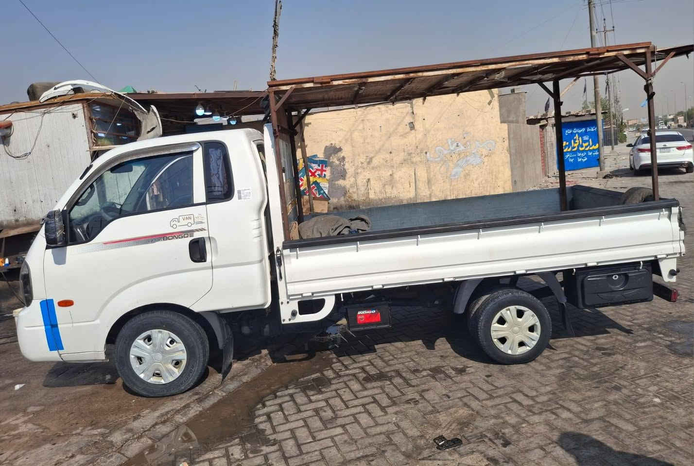 سلام عليكم كيه بنكو مسكر مديل 2017 كيه مكفوله من محرك من كير من كشره سياره جديده سياره متومه جاهزه بيه خط كاز مكاني بصره 5ميل تصل عل هذه رقم بلفيس ما تواجد  ***********
