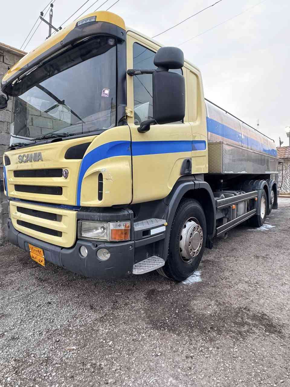 للبيع سكانيا ٢٠٠٧ سيارة جديدة جاهزة تانكي استيل 15 طن سيارة بلادية تنكر جاهزة للشغل شاصي دبل باج تخم تاير حجم المكينة 380 كير عادي رقم أربيل باسم شركة👉 شراي اتصل عنوان بصره***********
