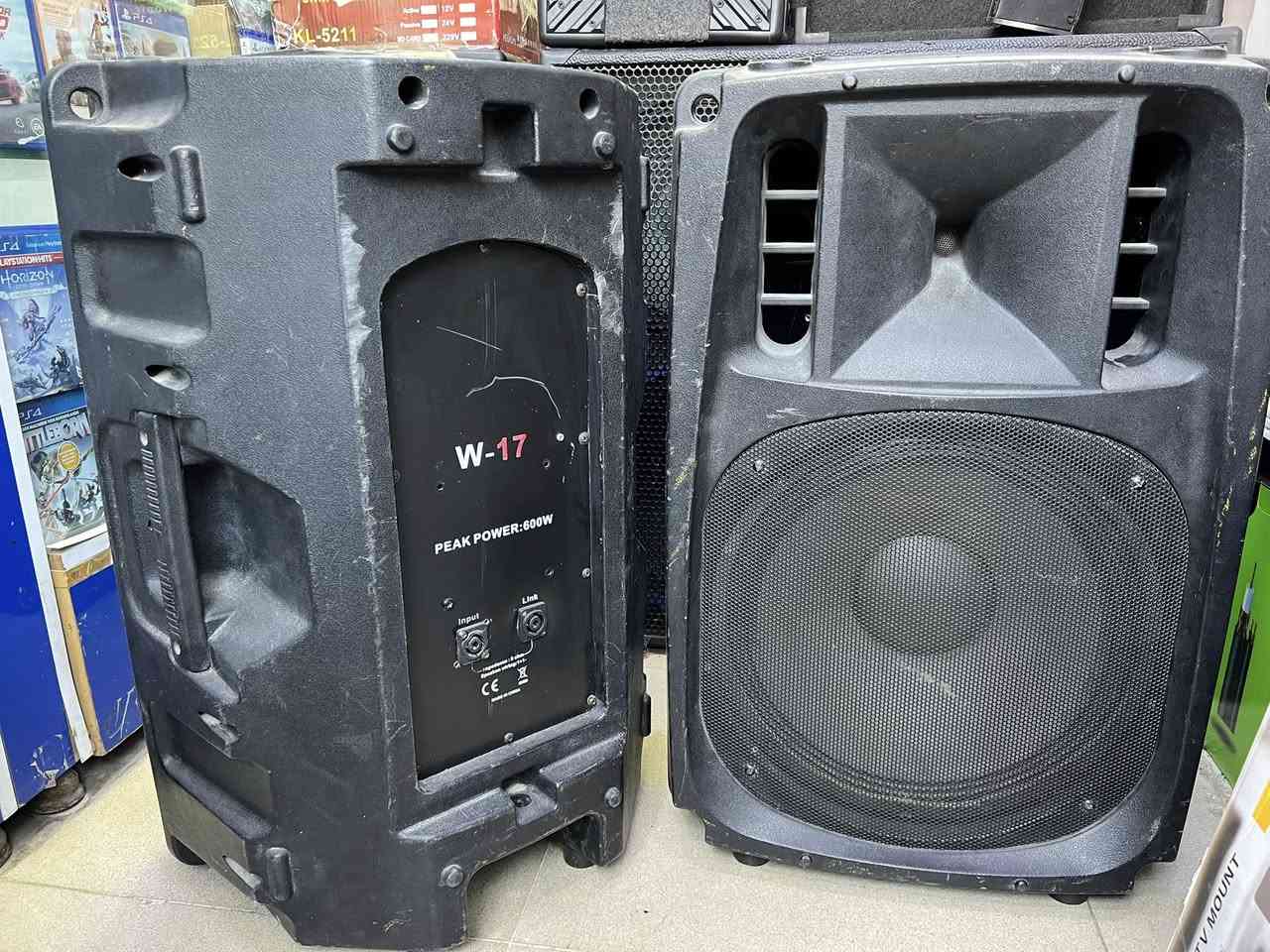 زوجين سماعات W17  لبيع نظيف وشرط الفحص توصيل موجود ***********
