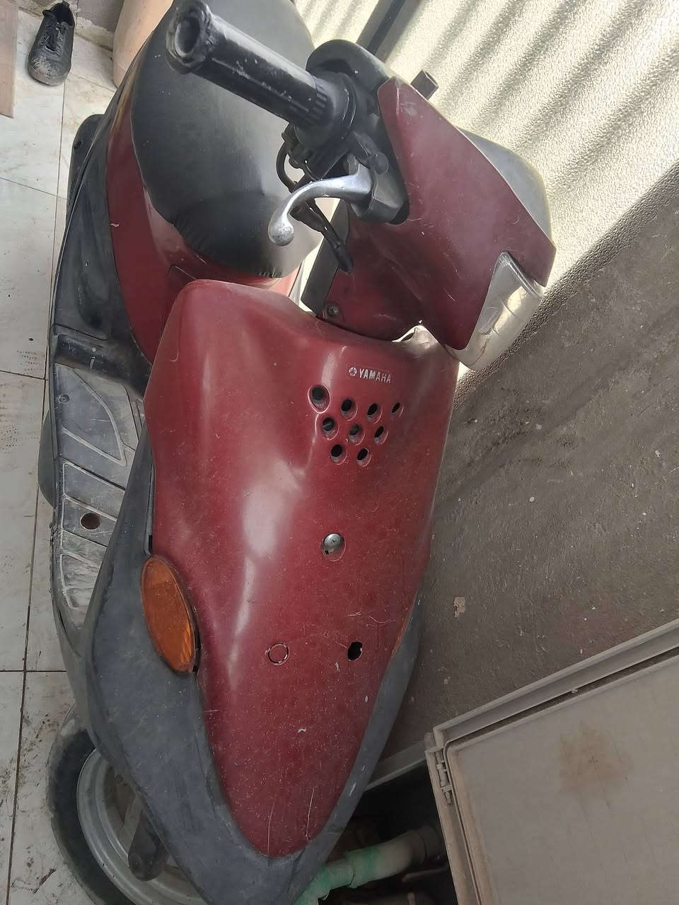 السلام عليكم للبيع بيجي 9 ازروف 60 دراجة مكفولة كفالة عامة مال رمبة صارلهة 5 اشهر  نازلة دراجة اي نقص مابيهة مكينة ممفتوحة كهربائيات شغالة سلف وهندر اشاير لايتات عداد بانزين عداد سرعة هورن قفل جنطة دبلات امامي خلفي دراجة اخت الرمبة شلعة ومعدل السعر 275 مكاني بغداد دورة شراي اتصل على رقم بي واتس اب ***********
