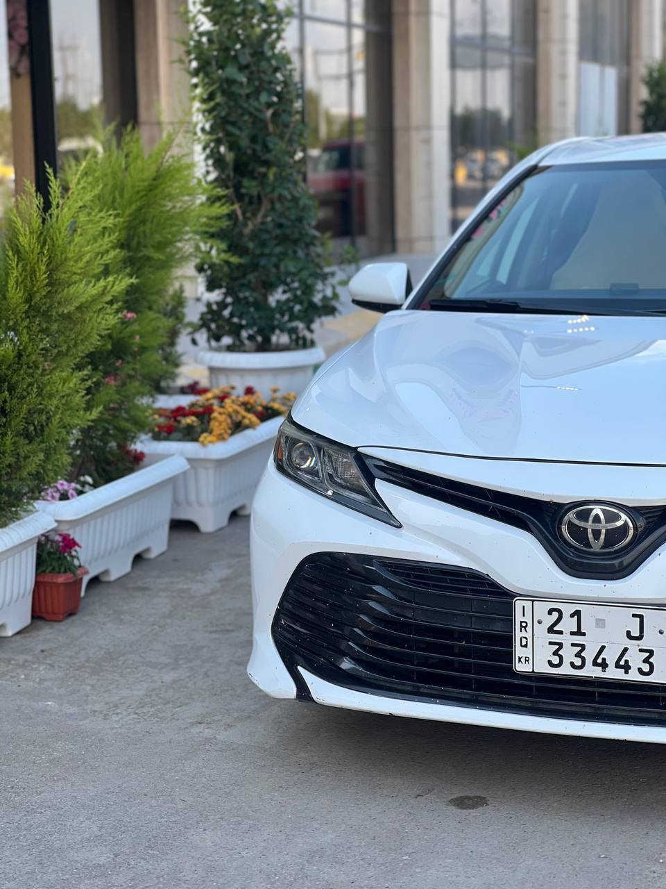 السلام عليكم
للبيع كامري  2020 وارد امريكي 
حادث بسيط 
قطعه  فقط جامرلغ امامي جهة السايق بدون ايرباك
رقم سليمانيه تحويل 
مواصفات LE العاديه 
محرك 4 2500 
شاشه 
كاميرا خلفيه 
ماشيه 107 ميل 
السياره جاهزه ونضيفه 
السعر 185 ورقه وبيها مجال
مكانها ديالى / الخالص  
للأستفسار / ***********
