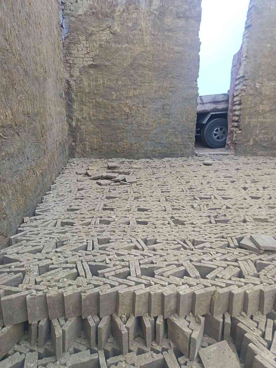 يوجد لدينا فرشي درجه اولى شرط الفحص واصل جميع المحافظات بانسب الأسعار ***********
