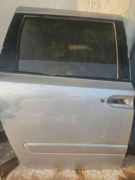 سلام عليكم شباب كافت غراض سيدونه بيبان بگ لايت  لايتات شبابيك كشتات وغيره من شغلات سيدونه لي حاب يشتري يجي خاص وكلمن وسعره
