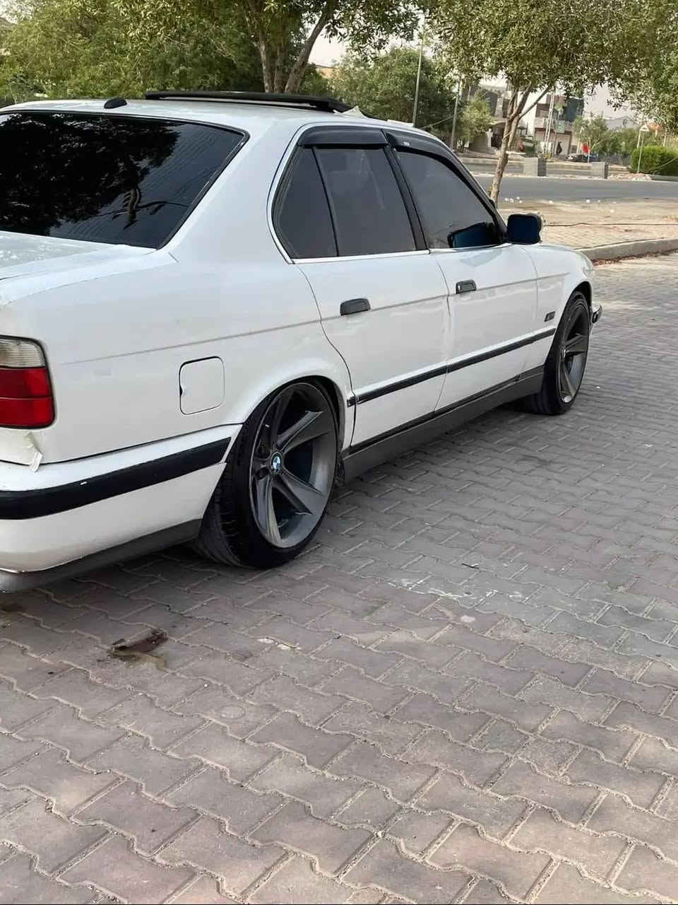 السلام عليكم اخوان السعر [65] وبيها مجال بسيط 
بي ام دبليو 92
حجم 525 مسكر
نصبه فول فتحه اسلايد روڤ اكزوز صوت مرعب
منظومه زنون عدسات عالي ناصي اسوارات لايت نهار
دعاميات M لحايه M ويل كب هامان تايرات جدد
تبريد تجريش 
گير اوتو
السيارة سنتر لوك
نضام تشغيل عن بعد 
گير محرك حداديه كهربائيات تخم تاير كلهه بحاله ممتازه
السيارة بيها مكانات صبغ ابيع حزام
السيارة رقم سليمانيه دولي لل 30
تحويل مباشر هزه جديده
مكان السيارة بغداد مدخل المدائن وكاتب كلشي
السياره جاهزه على اخر حبه لاتسألني اشبيها 
تجي وتشوفها تعجبك حاجيني بس عالسعر وتدلل
للتواصل *********** واتساب
