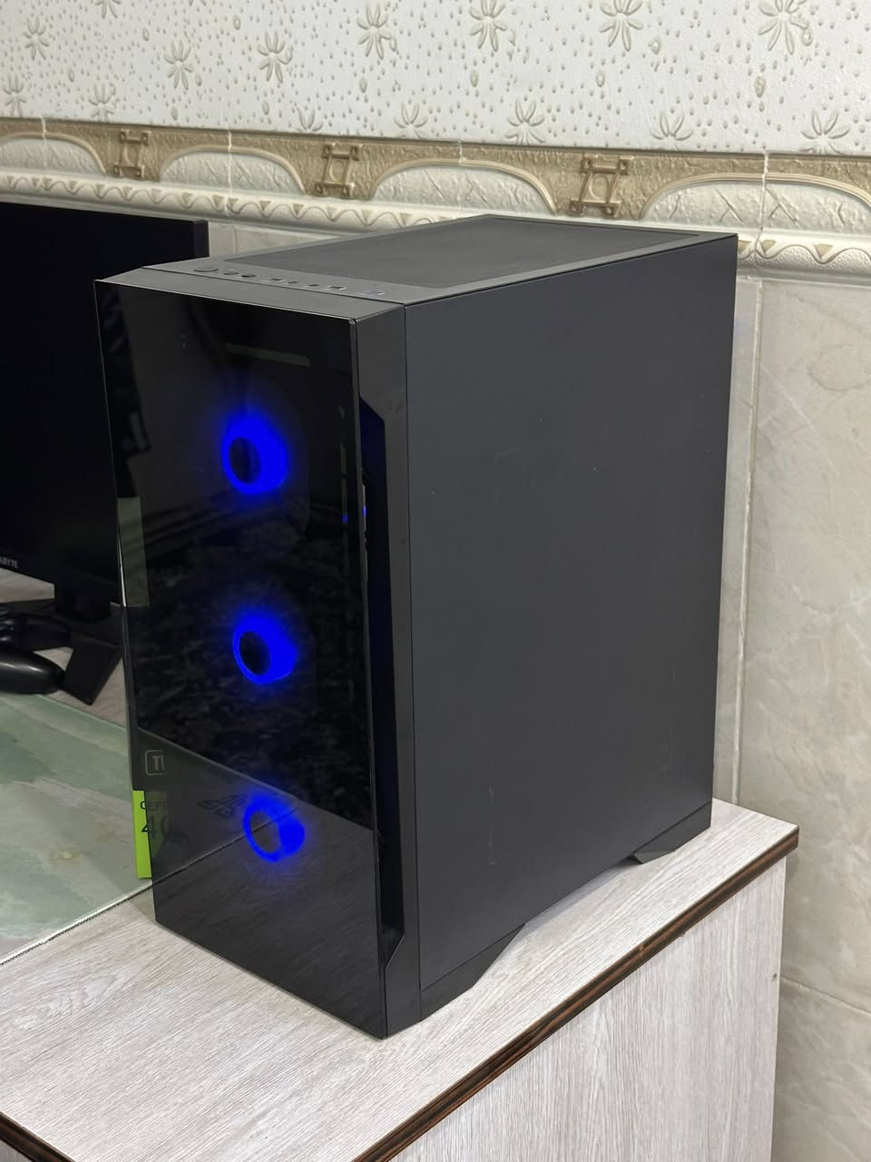 للبیع
Gpu: RTX 4060ti Zotac 2fan 8Gb

Cpu: Ams Ryzen 5500

Cooler: AG400 plus dual fan

Motherboard: ASUS PRIME B450M-A II

PSU: Segotep GP750G 650W 80 plus gold

Ram:T-Force Delta RGB DDR4 16GB (2x8GB) 3200MHz

Ssd:Lexar NM620 M.2 2280 PCIe Gen3x4 NVMe (1TB)

سعر: 1200 و مجال قلیل


**إذا كنت صاحب هذا الإعلان وتريد حذفه لأي سبب، رجاءا أرسل رسالة إلى الدعم الفني**