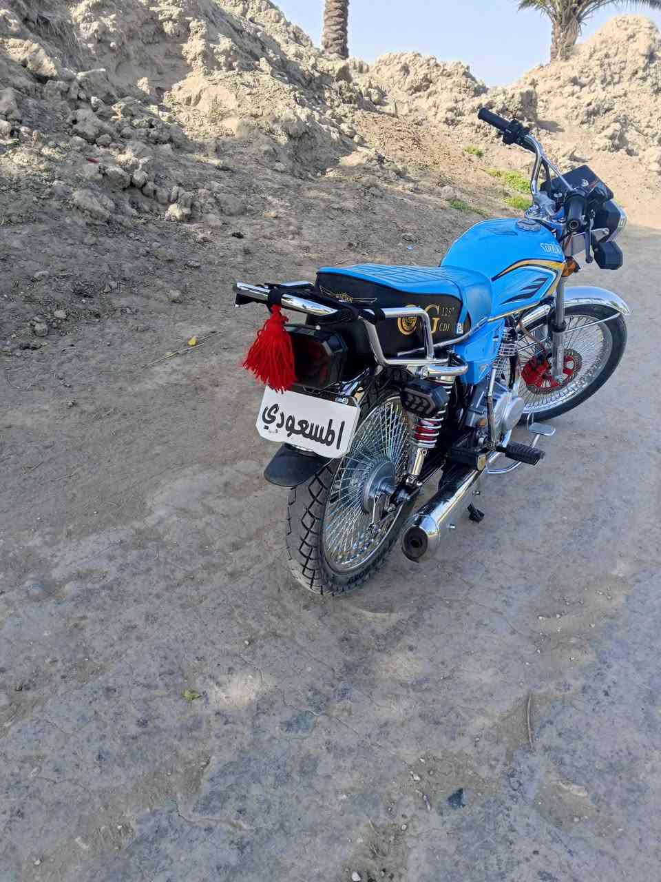 سلام عليكم دراجه أوراق  للبيع موديل 25 اربعه كير باب اول صارالههه شهر طلعه من الوكيل 800 وبيها مجال هذه رقمي ***********
