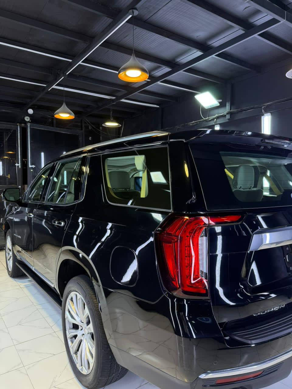 جمسي يوكن دينالي للبيع                                خليجيه وكاله المنصور
ميحتاج نسولف بلمواصفات معروفه مواصفات السياره 
السياره ماشيه 72الف 
 رقم بغداد بسمي 
بيها pdr بحافه البنيد 
السعر 50000الف دولا وبيها مجال للشراي 
***********
