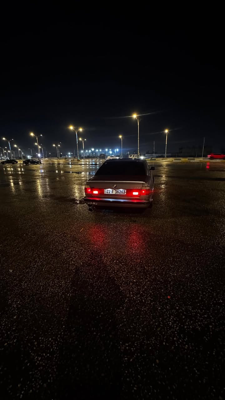 السلام عليكم.للبيع أو امراوس حسب القناعه.             525 /BMW   /1991
V6مسكر  كير ومكينه بشرط مكفول
عليه تزويد أكزوز شغل علي الوادي 
عليه كت M5
وعليه منضومه تبريد جديده بشرط ثلج ❄️ 
وعليه منضومه بانزين جديده (نوزلات فيتبم مصطره نوزلات فلتر بانزين)
مال جناي ✨
ويل خليه جديد بشرط لا فطر ولا هم يحزنون 
(تحويل أو وكاله ثاني يوم )
غرامات (0)
سنويه جديده ماصاقطه لل(2030)
للتواصل ***********
