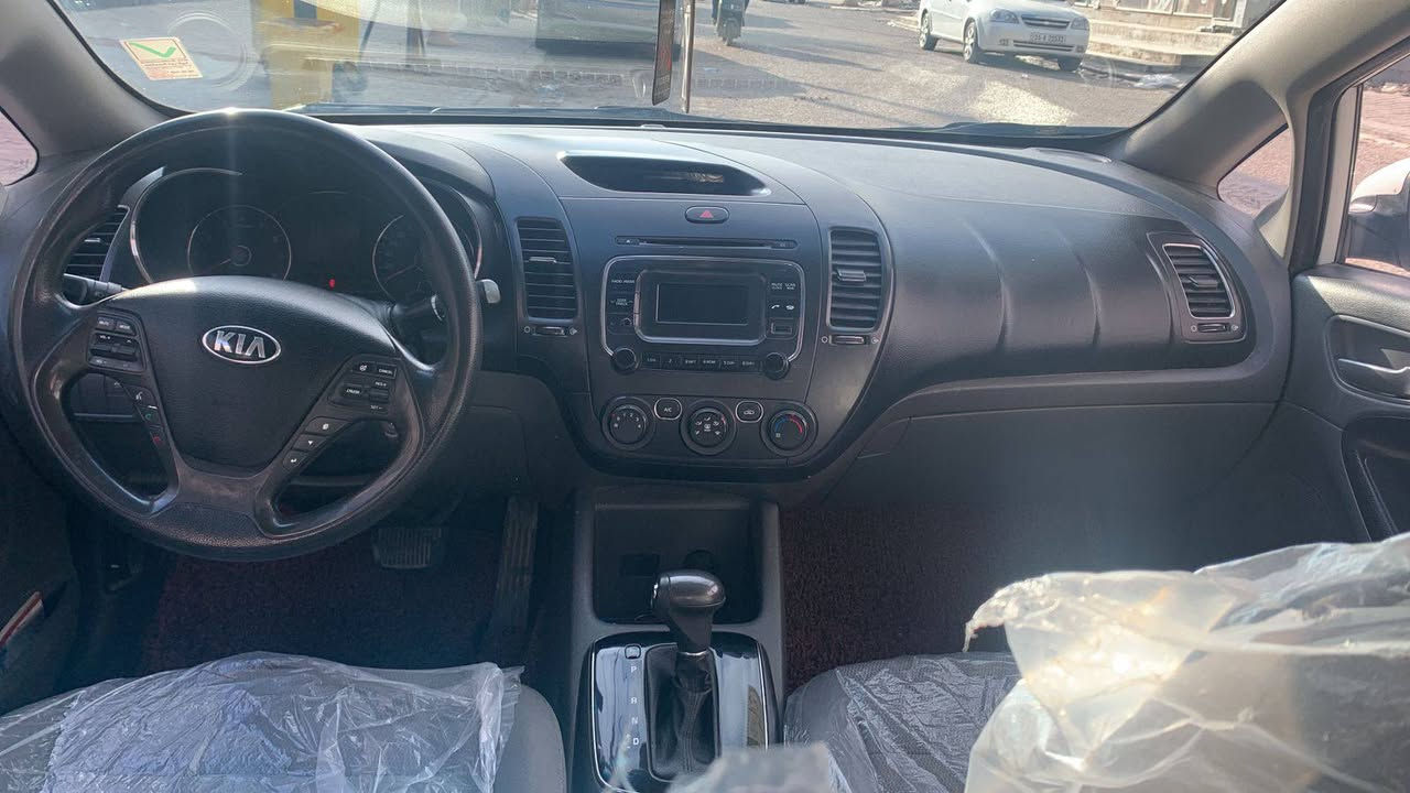 السلام عليكم
للبيع سيرتو 
مديل 2017
محرك 1600
رقم اربيل انكليزي الجديد اتريد تحويل اتريد وكاله
السياره بيه قطعتين + بارد مكانات 
ماشية  124
كير محرك حداد
تبريد جديد
مكان السياره نجف
السعر  ١٢٠ اوبيه مجال 
***********
