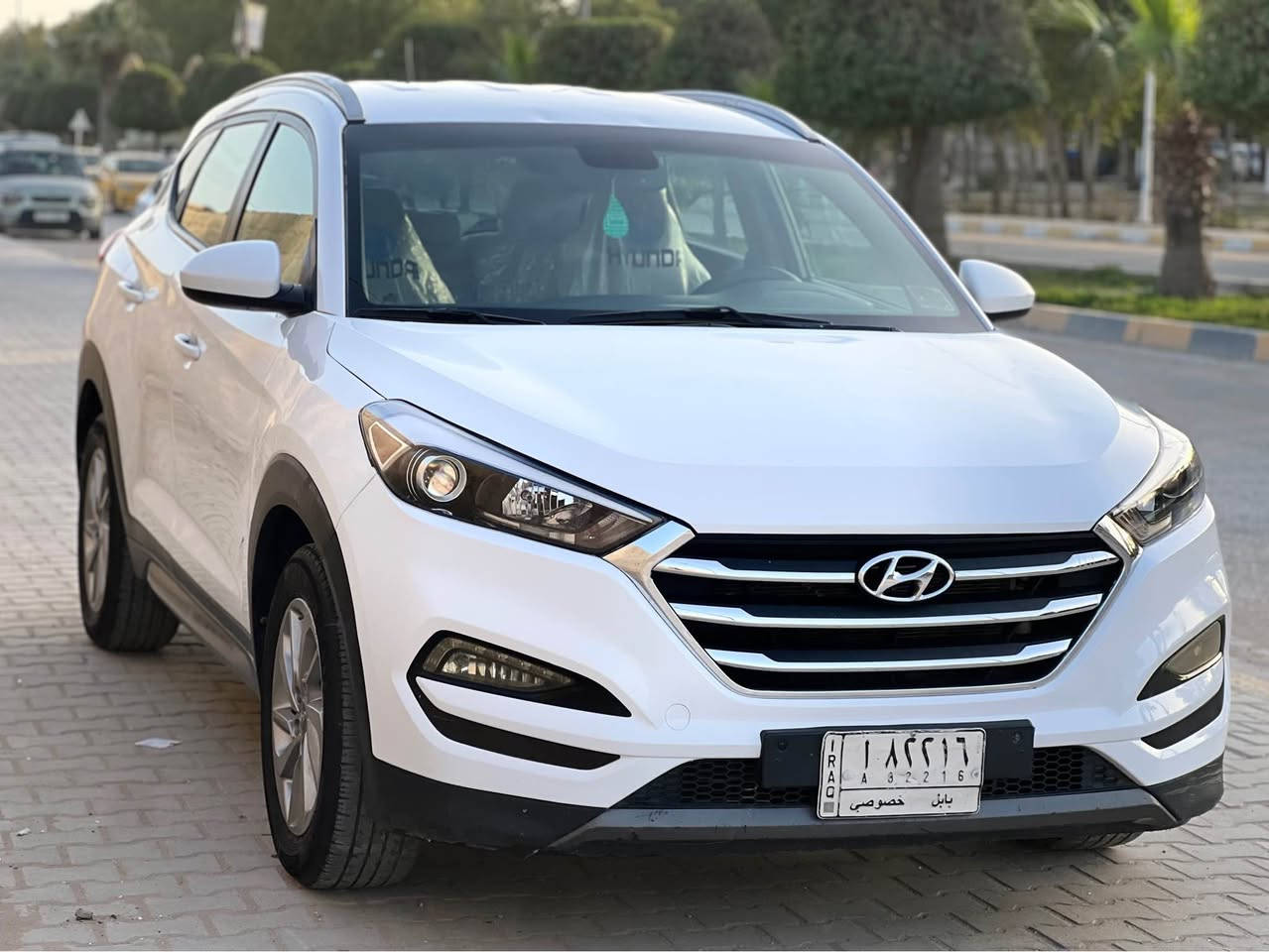 السلام عليكم

توسان 2016 وارد 

شاشه كامره تحكمات وباقي المواصفات المعروفه 

ااحادث بنيد بدون دواخل جاملغ ايمن بي بارد بسيط 

مكينه مفتوحه كازكيت وبايدي فاتحه 

تبريد حداديه كهربائيات كله جاهز تحويل مباشر 

مكاني  بابل الحله        السعر.   148 وبي مجال 

*********** حلة, بابل
