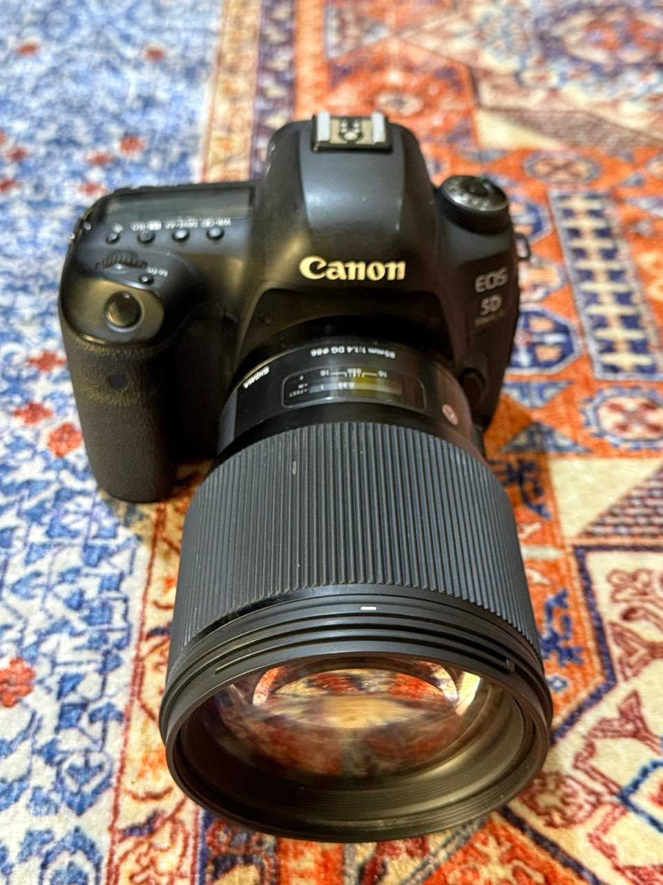 السلام عليكم مستعجل على البيع
كانون 5Div 
عدسه ٨٥ ارت ١.٤ 
كامره غنيه عن تعريف والعدسه كذالك فئة ارت مستخدمات شي قليل كلش 
سعر مليون ٦٠٠ بيه مجال للشراي فقط 
*********** موجود واتساب موقعي بغداد مدينه الصدر
