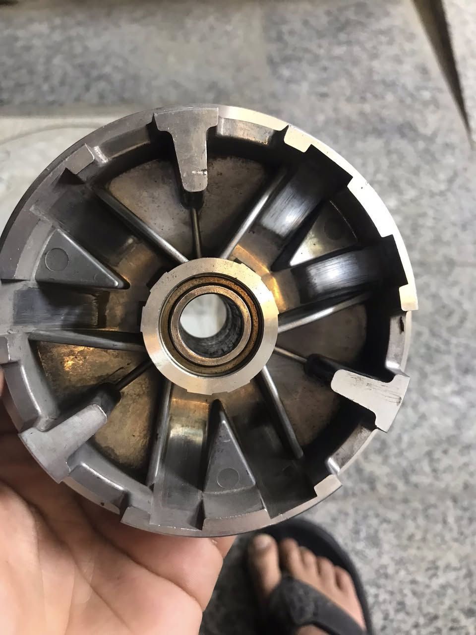 السلام عليكم شباب كلجات رياضي wf الخلفي بي صفاكة TR وسبرنكة ١٥٠٠ وبي طاسة سبع الوان والامامي نضيف كلش الكلجات ع شغل ابيع ول ما يعرف اسعارهن ويدور ب ١٠٠ لا يراسل *********** مكاني شارع فلسطين
