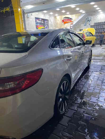 السلام عليكم
ازيرا فول واحد على واحد

موديل 2013

بصمة تشغيل

بصمه أبواب وجنطة

كشنات قرميدي جلد

بردة خلفية كهربائة

بردات جانبية

لايت زنون بلادي

ثلاجة داخل الجكمجة

مكينة 3000  

ترحيب عن بعد 

صنوف كهربائي

سقف بانوراما 

تبريد قطعتين

تخم تاير جديد 

باتري جديد 

مكينة مامفتوحة

كشنات الأمامية كهرباء ومساج

صدر امام خلفي جديد 

ويل كب 19 رياضي

زراك لايت

سبير جديد من ضمن التخم ويل كب رياضي

السيارة جاهزة من كلشي ما بيها أي نقص سنوية بأسمي

مكاني بغداد موبايل ***********
