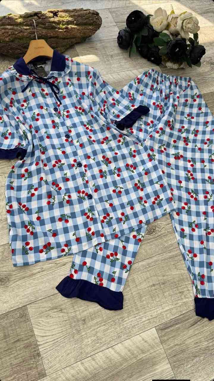 بنااات الموديل اليوم يختلف يجنن حرفيااا 🥹🦋🌺
فيولا.. الأناقة والراحة تبدأ من بيتكِ! ✨
#تراك_نسائي_
#السسسسسسعر_صااااااااااااارت_قطعة_10ألاف 
القياس _2xl_3xl_4xl_5xl
الخامه كشمير  درجه اولى
التوصيل الفين دينار داخل قضاء المسيب
التوصيل محافظات 6ألاف


**إذا كنت صاحب هذا الإعلان وتريد حذفه لأي سبب، رجاءا أرسل رسالة إلى الدعم الفني**