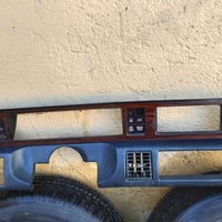 للبيع تخم تاير اثنين نص عمر واثنين اخو الجديد مع الوياله والكبات والإط...