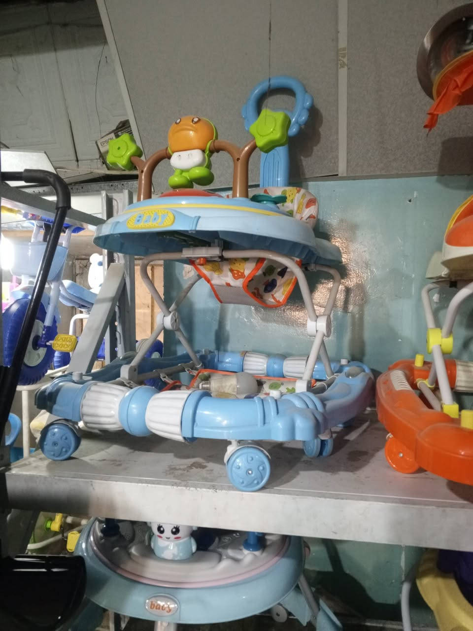 متوفر كافه مستلزمات الاطفال من حجلات وكليكورد وعرباين ومقعد اطفال توصيل داخل الشرطه الرابعه مجاني 💯✨💯لمعرفه السعر او الاستفسار التواصل واتساب*********** 
او الاتصال على ***********‬‏
متوفر توصيل عنوان المحل بغداد سوق الشرطه الرابعه مقابيل خياطه ابو وسام
