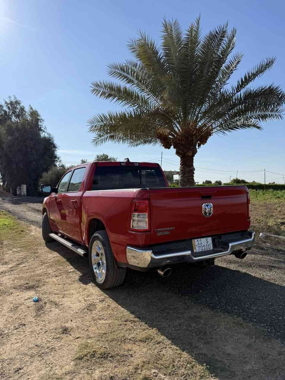 للبيع رام موديل 2022
🚘 اللون: أحمر
📄 كلين تايتل
🔍 رقم الشاصي موجود بالصور
🛠️ الفحص: سونار – تجي وتفحص براحتك
كير ومكينة كفالة 

⚙️ المكينة:
V8 سعة 5.7 HEMI ايتورك
⭐ المواصفات – Big Horn:
 • شاشة وسطية كبيرة تدعم Apple CarPlay و Android Auto
 • تحكم من المقود
 • نظام تثبيت سرعة
 • تشغيل بصمة / زر
 • مقاعد قماش مريحة مع تحكم كهربائي
 • كاميرا خلفية
 • نظام صوتي ممتاز

🪪 الرقم: بغداد مميز 70100
عنواني بغداد 
✍️ السيارة باسمي – تحويل مباشر
رايدها ب 350$
للاستفسار 
***********
