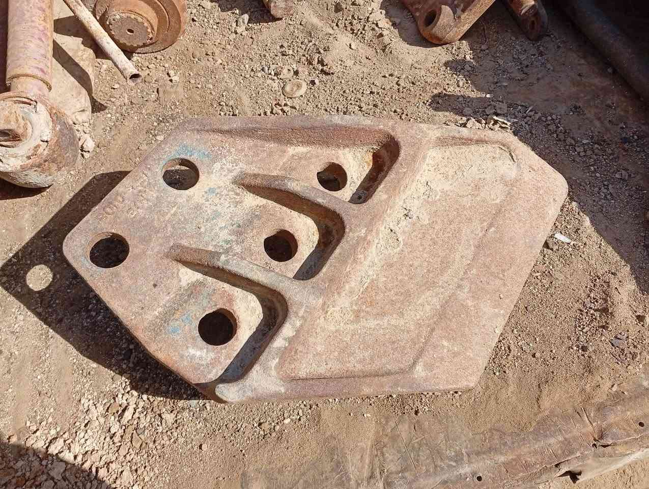 صفاحيات كيله عدد ٥ + اسنون كبار عدد ٢ 
٣ براغي للبيع 
***********
