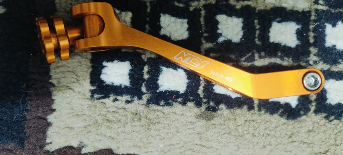 سلام عليكم اغراض سكنس عام ومال جبلي لون مشمشي اي
يدات بريك
قاعده رقم 
شفت امامي 
فج مال جبلي وشمعه 
قبق جوزه
سبايدر مال جبلي
قبضات استيرن
فلنجه مال بريك
قاعده مال رقم شاصي
قطره مال دهن 
فراك ابريك كامل
ملقط 
قبق عنبار
قطرت اكسل 
تعلاكه 
براغي سبع الوان مال فلنجه 

واقيه طينه 
ويل امامي مال سكنس جبلي للبيع 
شباب اي شي تحتاج من الغراض راسلني وسهل وتوصيل موجود لكل المحفضات مكاني بغداد مدينه الصدر رقمي ***********
