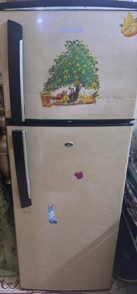 ثلاجة • ١٢ قدم • مجال