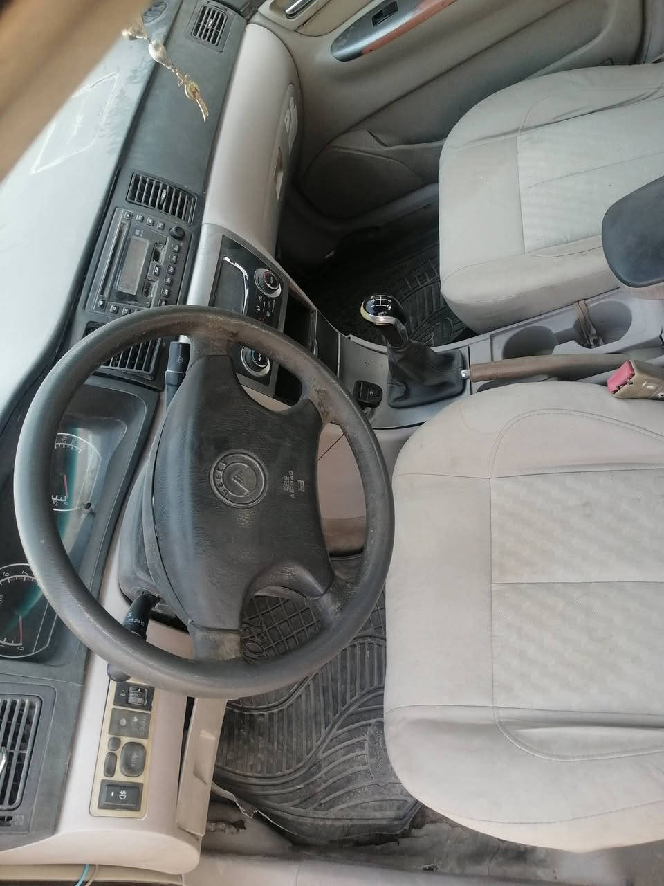 جيلي موبل موديل ١٣ مكينه وكير بلاد حلوات ترايك وين ماتريد كلشي شقال بيها سنويه منتهيه بل ١٧ راعي ماواصله سعر ١٧ وبيها مجال *********** اتصل او واتساب بصره زبير او مراوس حسب القناعه ونطي فرق
